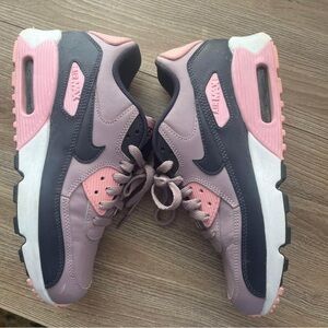 Nike Air Max 90 Women's Sneakers in Pink and Black size 8, 6.5Y